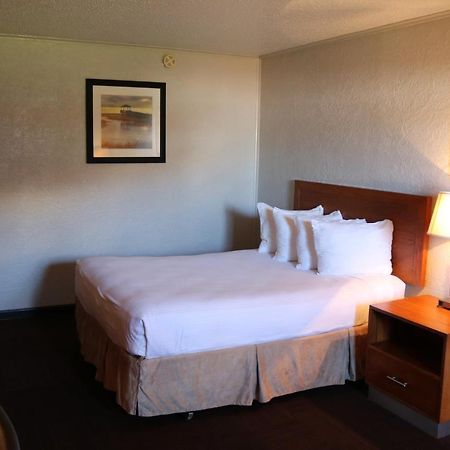 Friendship Inn แอลทัส ภายนอก รูปภาพ
